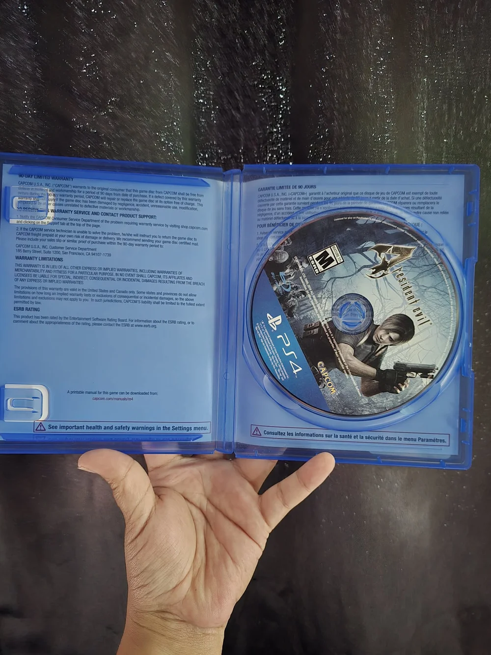 Resident Evil 4 (PS4) - Blue Case